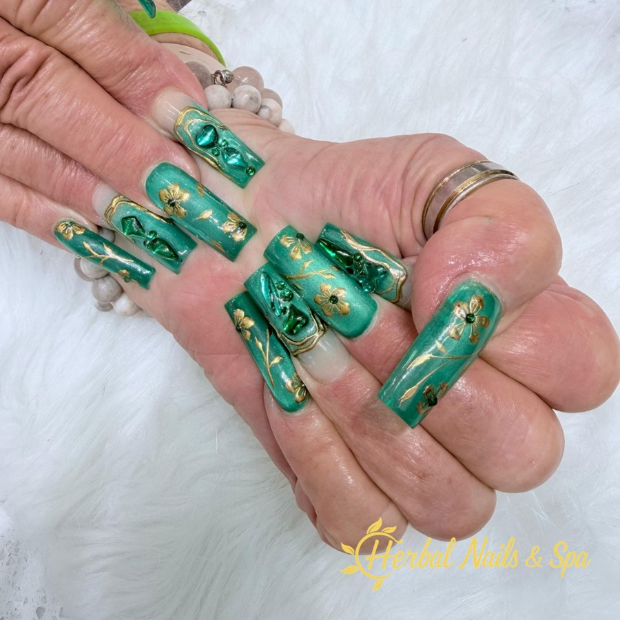 Herbal Nails & Spa